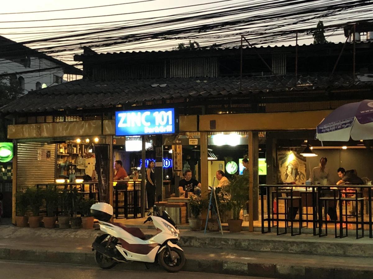 Wj Hostel Bangkok Exterior photo