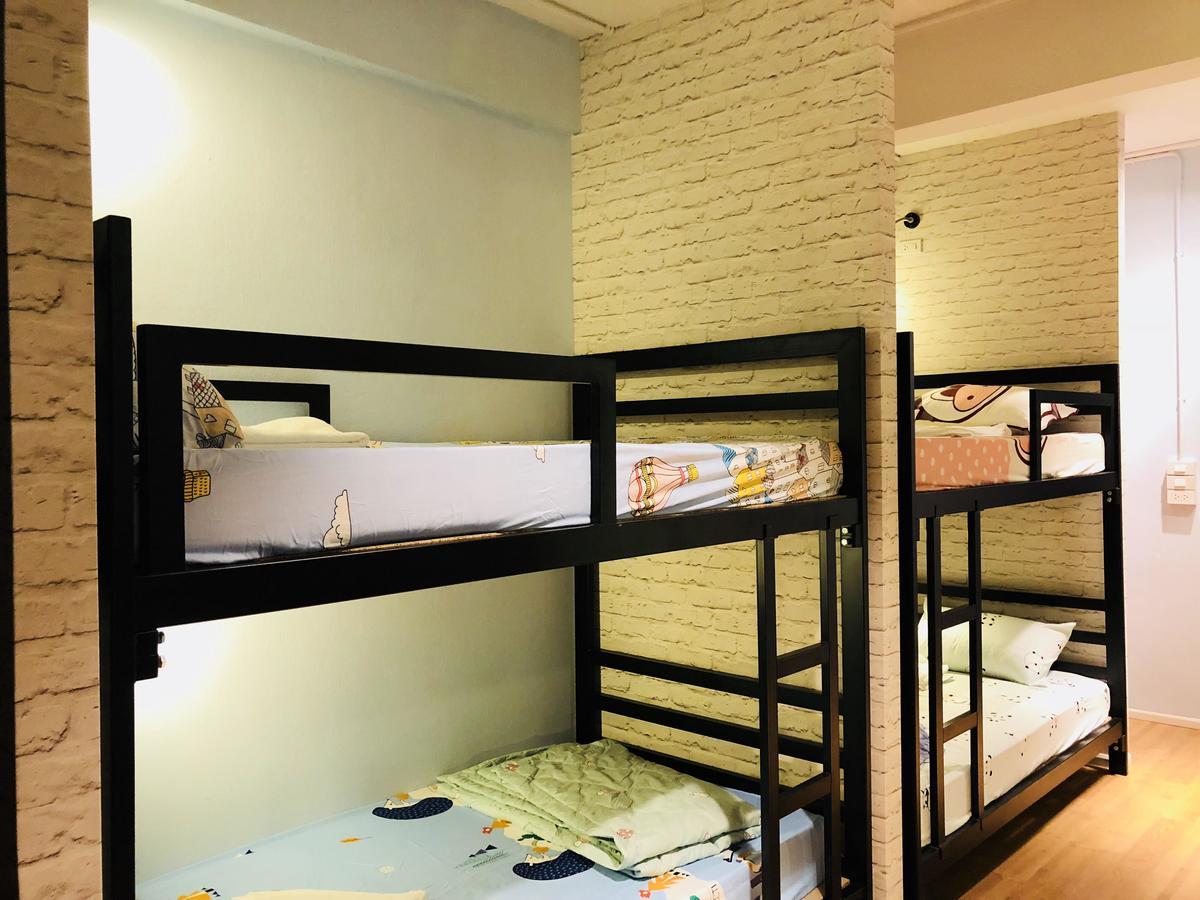 Wj Hostel Bangkok Exterior photo