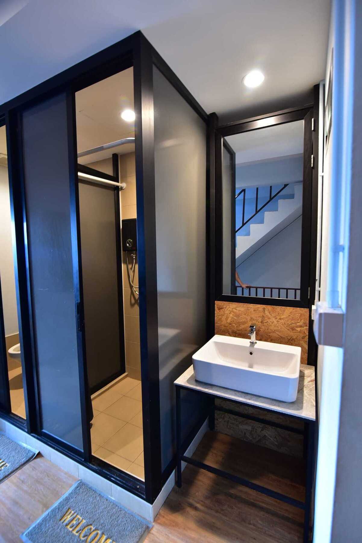 Wj Hostel Bangkok Exterior photo