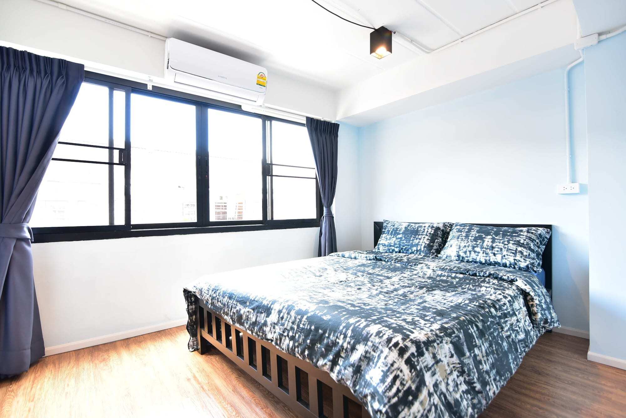 Wj Hostel Bangkok Exterior photo